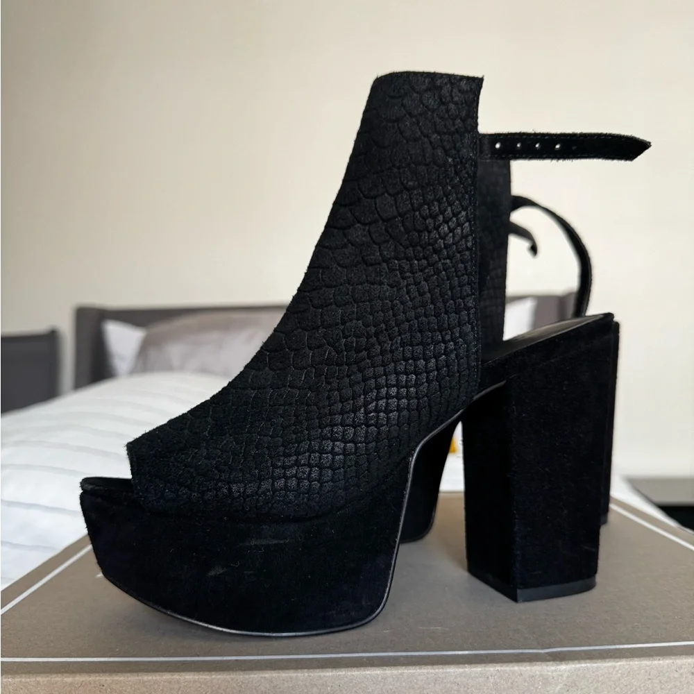 Silence + Noise Black Peep-Toe Heeled Boots - Picture 4 of 11